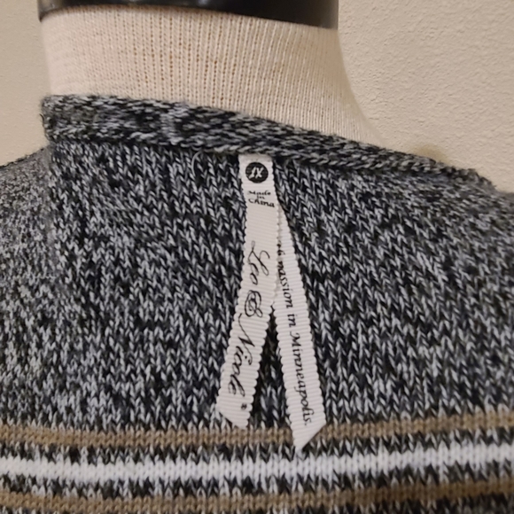 Cardigan - Picture 2 of 2